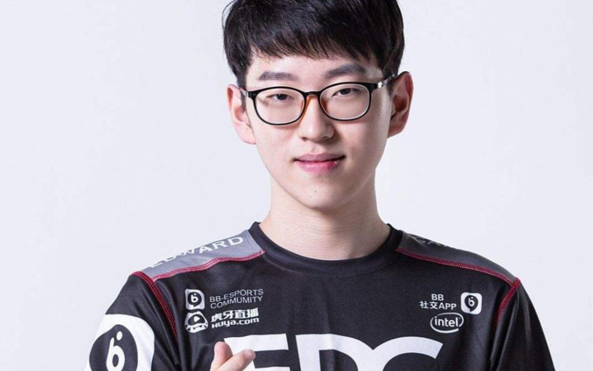 Scout意外战胜美国队,爆冷引爆全场!赢得满堂喝彩 Scout意外战胜美国队,爆冷引爆全场!赢得满堂喝彩