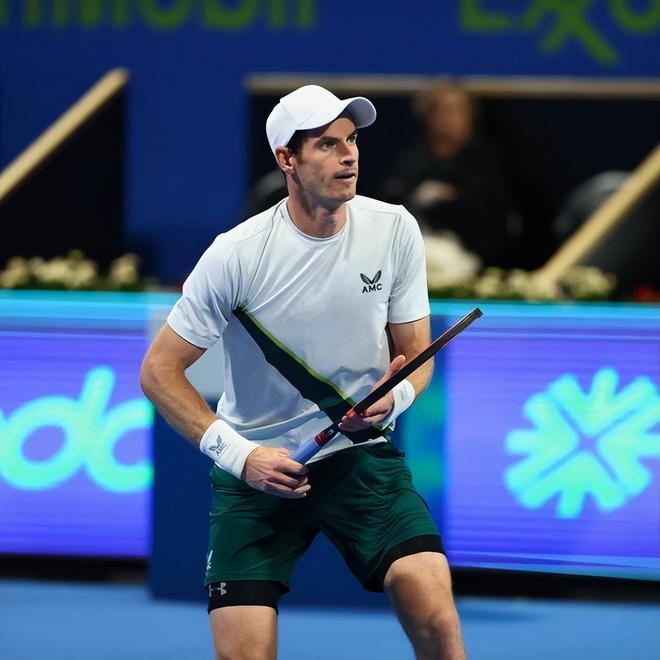 费德勒与70激战篮网分钟，表现优异胜负难料！，穆雷焦点对战赛场气氛高涨