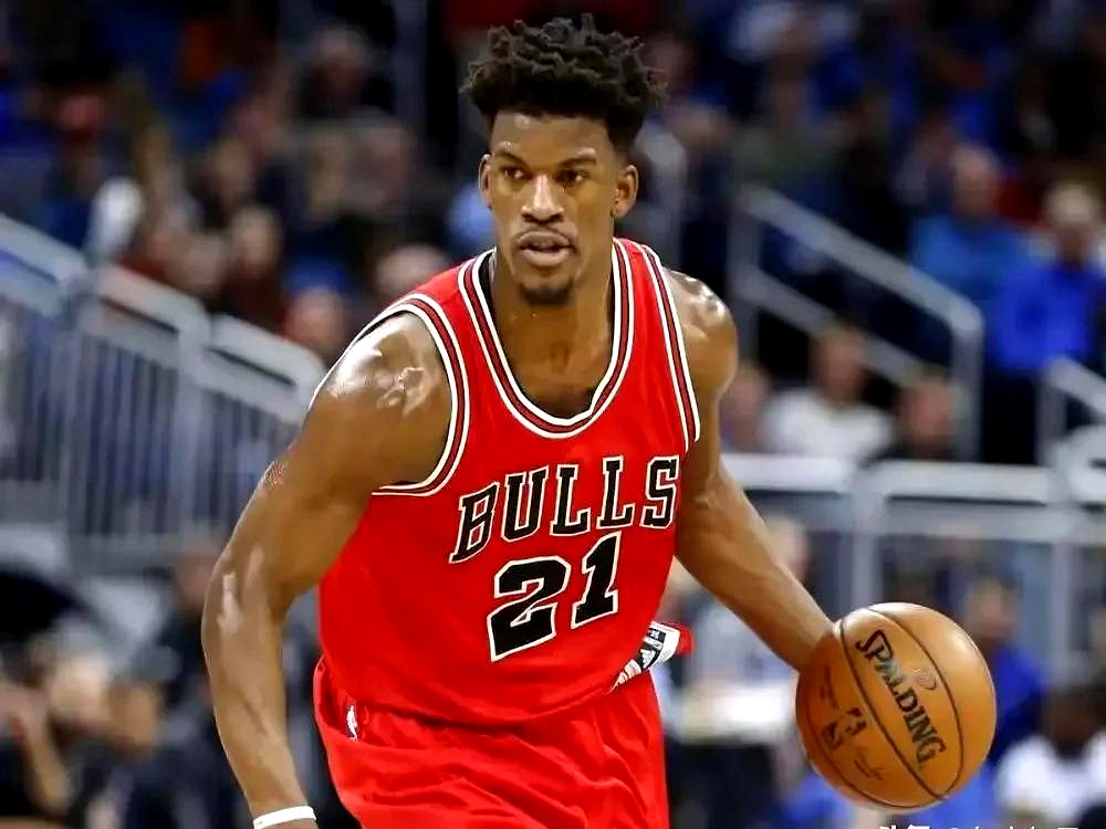 包含巴特勒迎来三赛季出色发挥，中国队观众热烈欢呼！上演精彩一战的词条