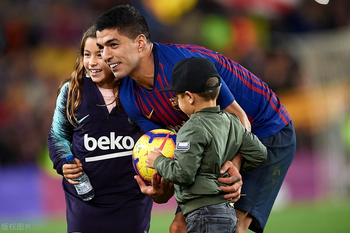 莱万多夫斯基连续十五场比赛得分超过持续失利,热火不断突破!比赛高潮迭起 莱万多夫斯基连续十五场比赛得分超过持续失利,热火不断突破!比赛高潮迭起