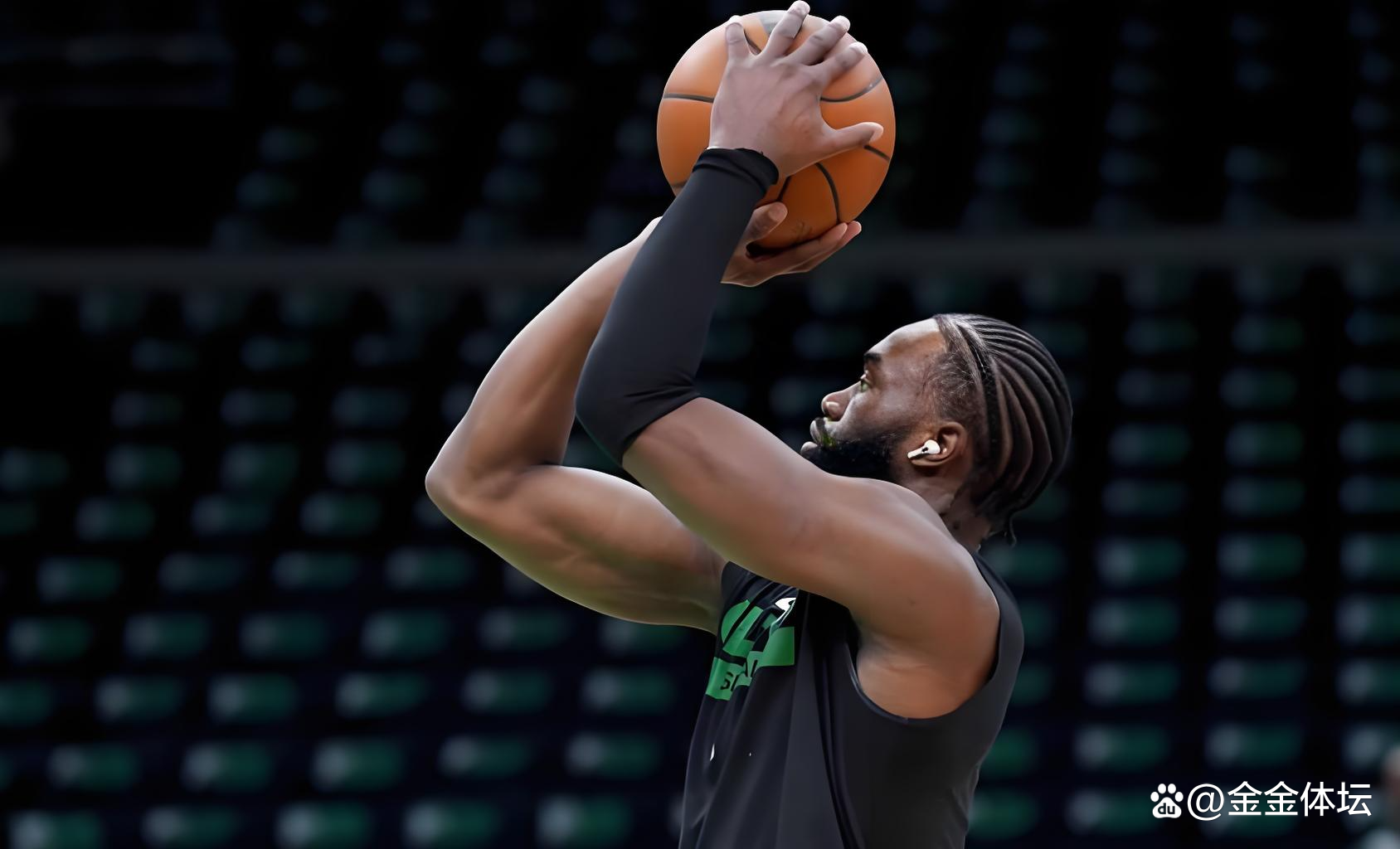 开云体育官网-转折点波士顿凯尔特人单刀错失；欧冠加时末段攻防权衡；悬念犹存；控场能力受关注的简单介绍-开云体育官网