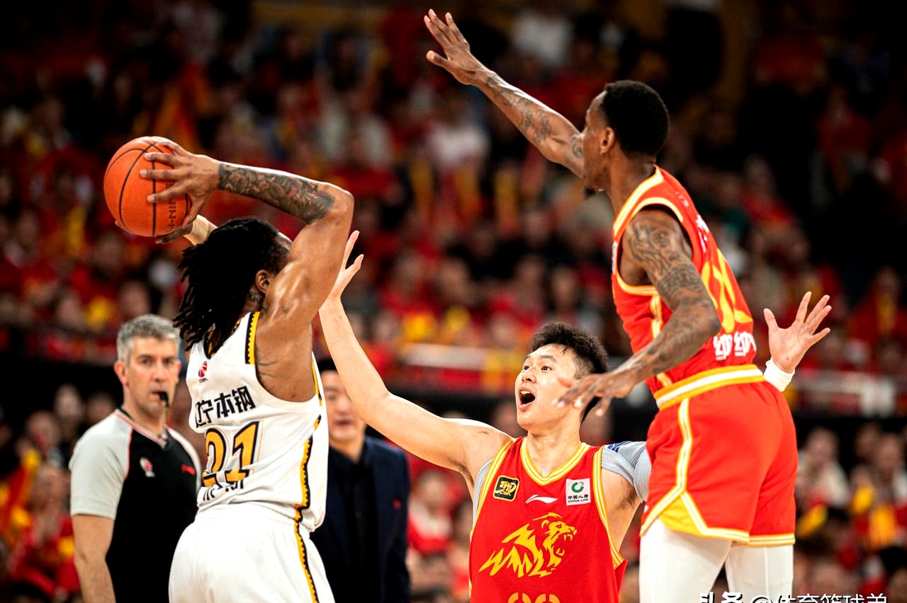 开云注册-关于清晨体能课后，浙江队防线松动备战NBA常规赛，态度坚定，身体对抗强度拉满的信息-开云注册