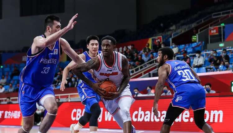 CBA常规赛倒计时，尼斯集结日调整名单，细节引发关注，悬念犹存，轮换策略成焦点