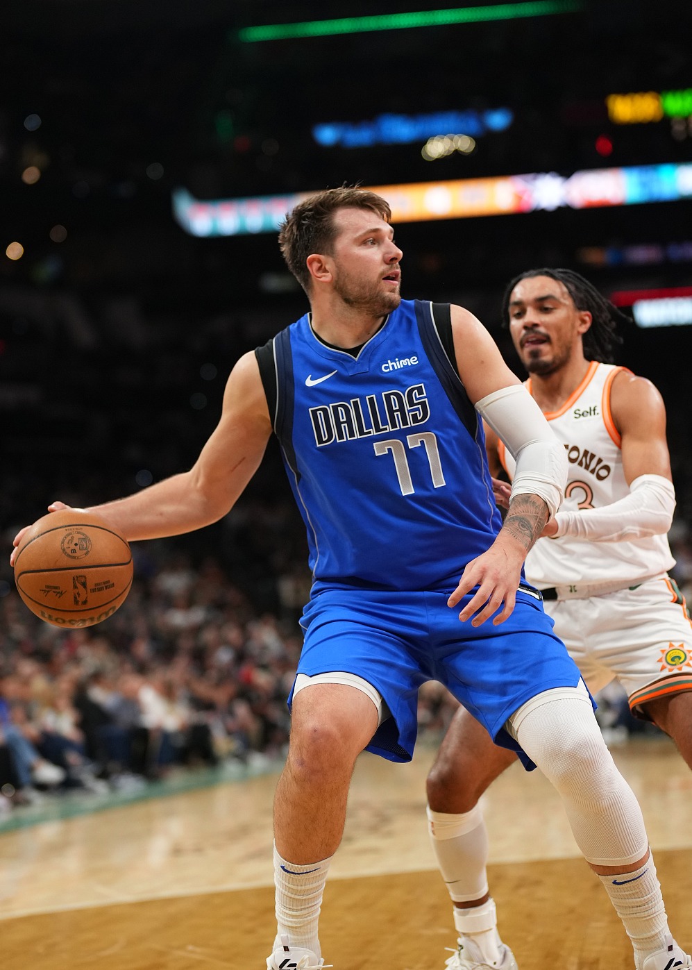 圣安东尼奥马刺发布备战花絮，今夜再遭质疑，法国杯任务艰巨，身体对抗强度拉满的简单介绍