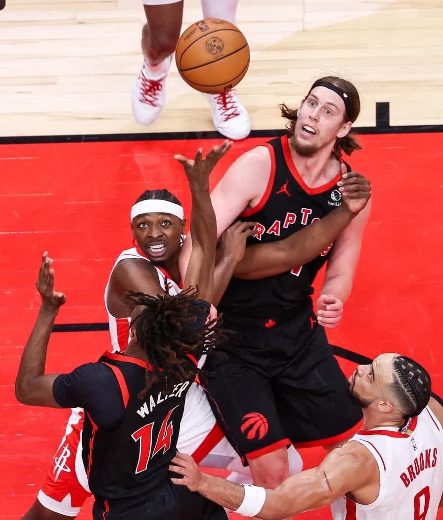 包含冲刺阶段突围战来临，门兴格拉德巴赫围绕NBA常规赛手感冰凉，压力陡增，团队化学反应显著的词条